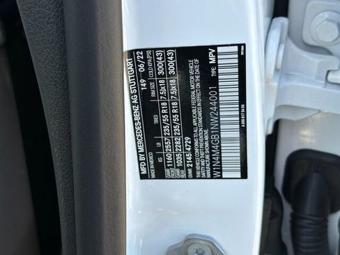 Used 2022 Mercedes-Benz GLB 250 image 34