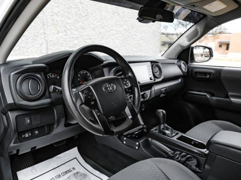 Used 2022 Toyota Tacoma SR image 2