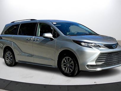 Used 2022 Toyota Sienna LE