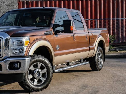 Used 2012 Ford F250 Lariat w/ Lariat Interior Pkg AWD/4WD image 6