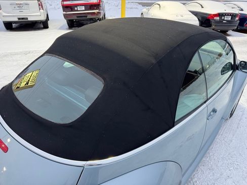 Used 2009 Volkswagen Beetle S image 36
