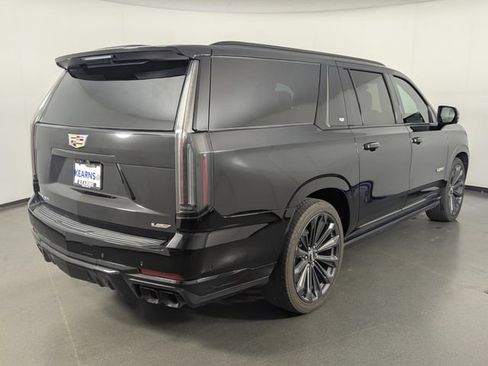 Used 2025 Cadillac Escalade ESV V AWD/4WD image 7