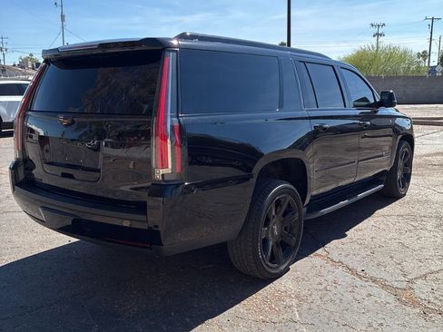 Used 2019 Cadillac Escalade ESV Premium Luxury image 3