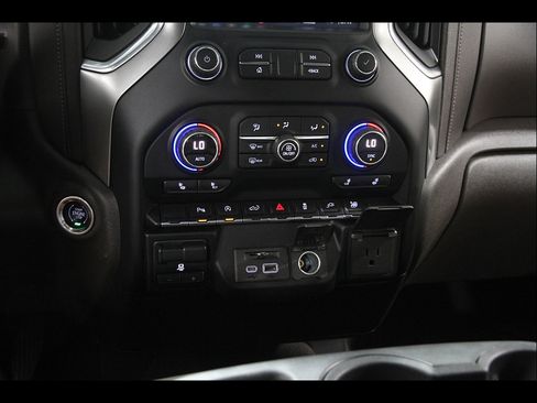 Certified 2021 Chevrolet Silverado 1500 LT w/ Convenience Package II AWD/4WD image 16