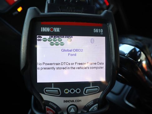 Used 2018 Ford Explorer XLT w/ Equipment Group 202A FWD image 25