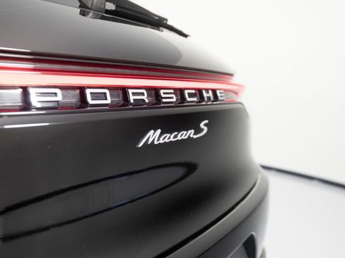 Certified 2021 Porsche Macan S AWD/4WD image 42
