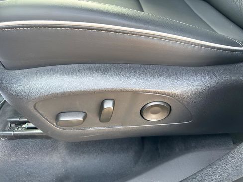 Used 2025 Buick Enclave Preferred image 31