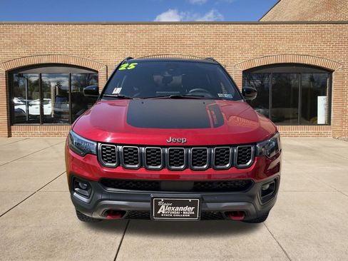 Used 2025 Jeep Compass Trailhawk AWD/4WD image 9