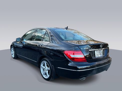 Used 2013 Mercedes-Benz C 300 4MATIC Sedan image 5