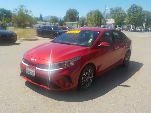 Used 2023 Kia Forte LXS w/ LXS Technology Package image 1