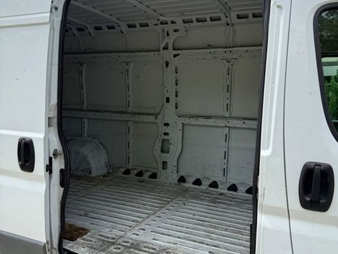 Used 2017 RAM ProMaster 2500 w/ Interior Convenience Group FWD image 10