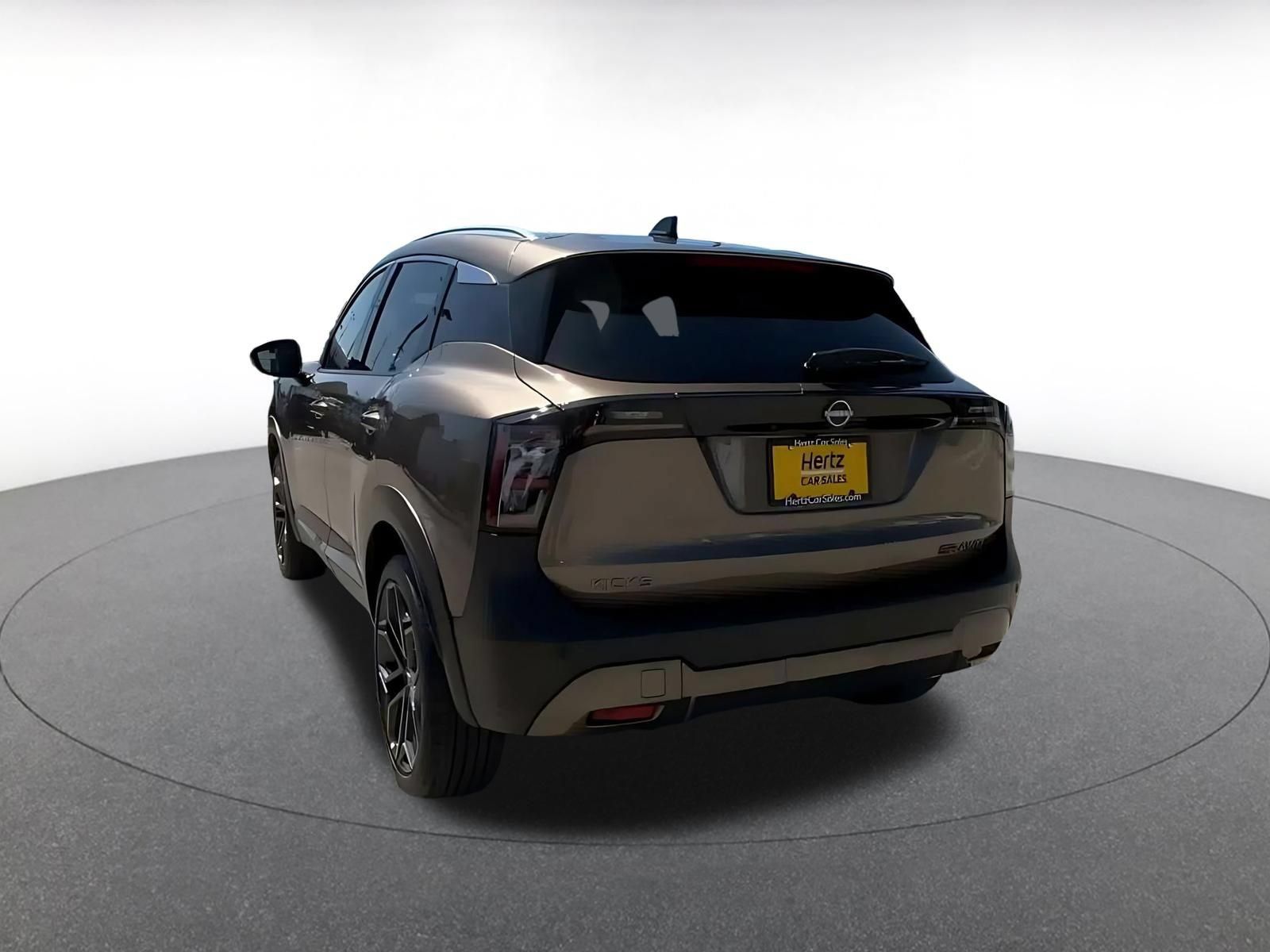 Used 2026 Nissan Kicks SR AWD/4WD image 10