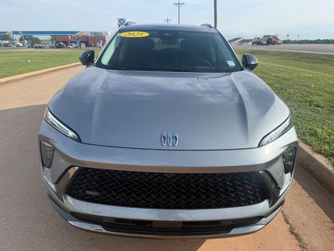 Used 2025 Buick Envision Sport Touring image 8