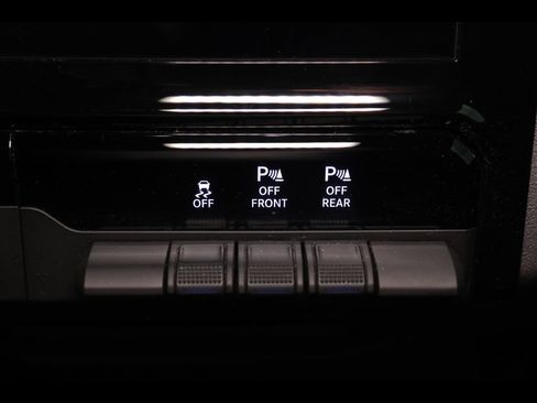 Used 2025 RAM 1500 Laramie AWD/4WD image 29