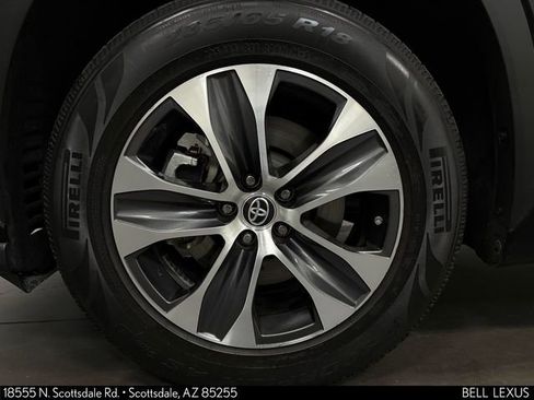 Used 2020 Toyota Highlander XLE FWD image 10