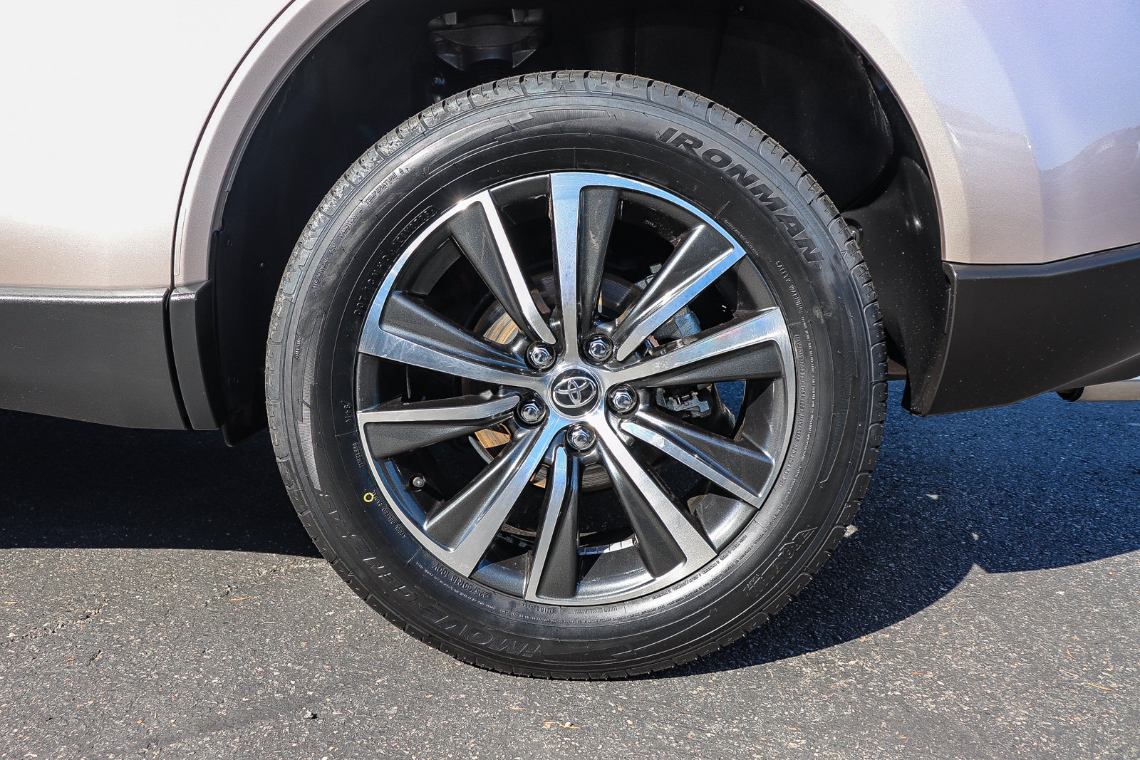 Certified 2024 Toyota Venza LE AWD/4WD image 11