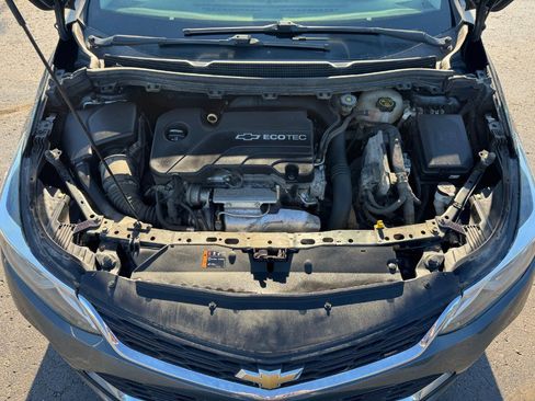 Used 2017 Chevrolet Cruze LT w/ Convenience Package FWD image 22