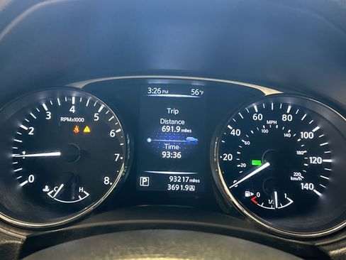 Used 2016 Nissan Rogue SV image 34