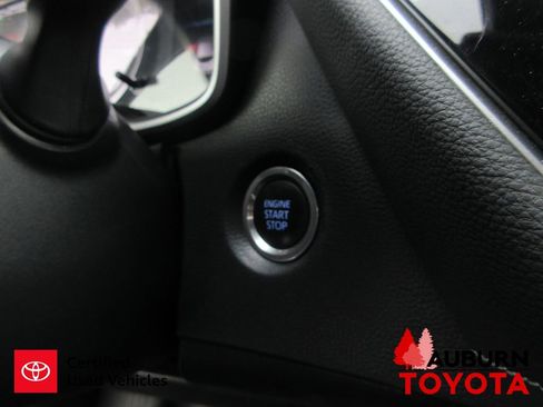 Used 2022 Toyota Corolla SE image 35