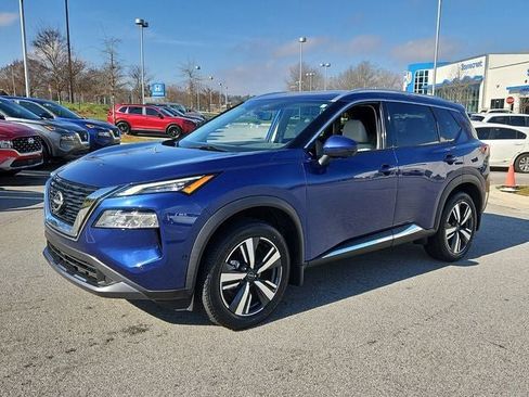 Used 2023 Nissan Rogue SL w/ SL Premium Package image 4
