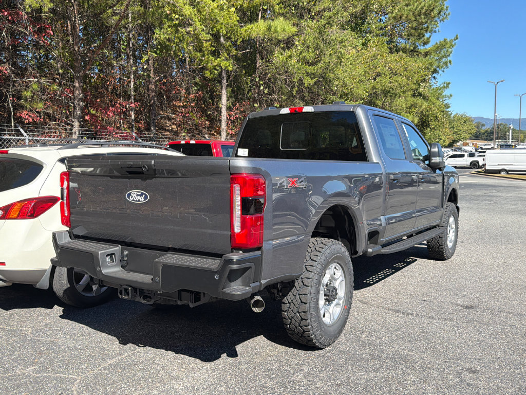 New 2027 Ford F250 XL w/ XL Off-Road 35" Tire Pakckage AWD/4WD image 9