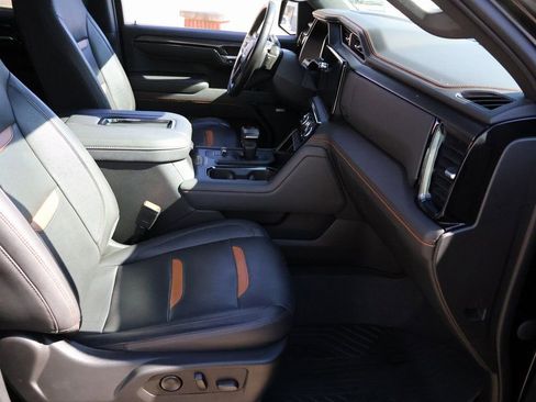 Used 2022 GMC Sierra 1500 AT4 w/ AT4 Premium Package image 14