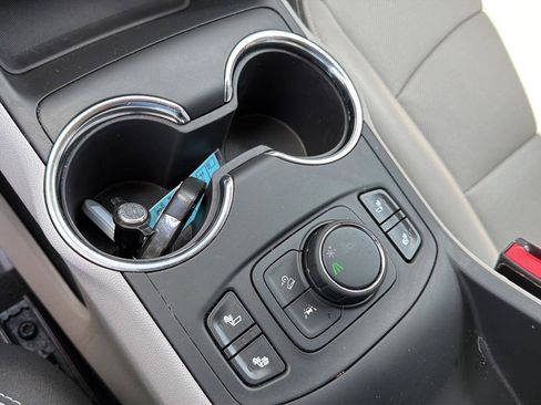 Certified 2024 GMC Terrain SLT FWD image 26