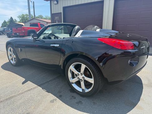 Used 2007 Pontiac Solstice Convertible w/ Premium Package RWD image 5