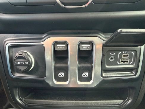 Used 2019 Jeep Wrangler Sport AWD/4WD image 29