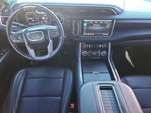 Used 2021 GMC Yukon Denali w/ Denali Premium Package image 10