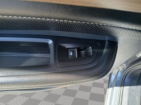 Used 2024 Volkswagen Atlas SE image 12