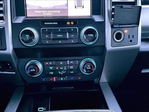 Used 2019 Ford F350 Platinum image 16