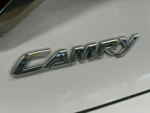 Used 2017 Toyota Camry SE FWD image 29