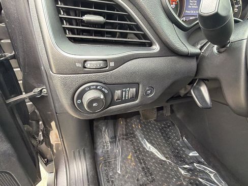 Used 2022 Jeep Cherokee Trailhawk w/ Sound & Nav Group image 25