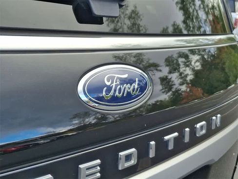 Used 2022 Ford Expedition Max XLT w/ Livery Package image 28