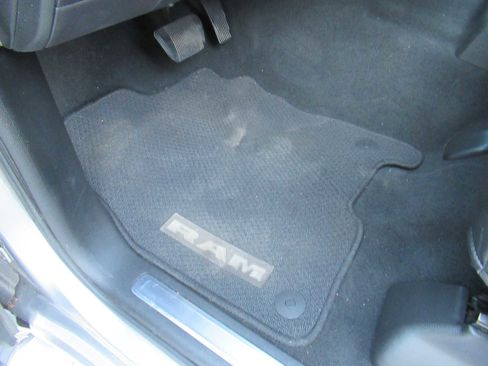 Used 2019 RAM 1500 Laramie image 22