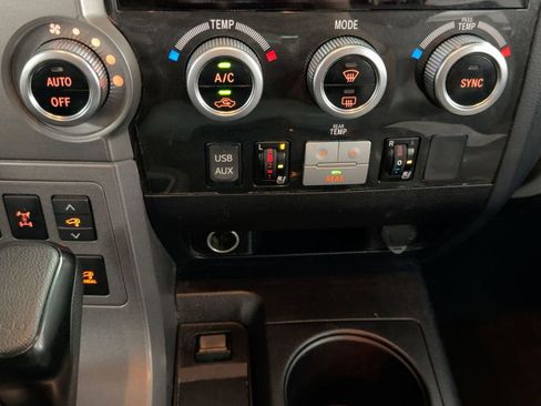 Used 2015 Toyota Sequoia Platinum image 18