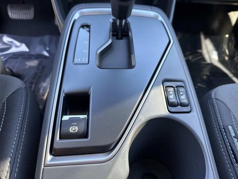 Used 2025 Subaru Crosstrek 2.0i Premium image 31