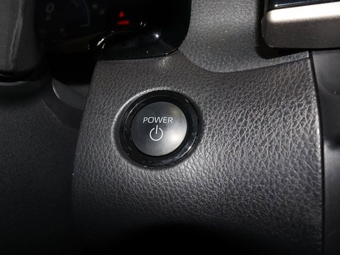 Used 2025 Toyota Camry SE image 16