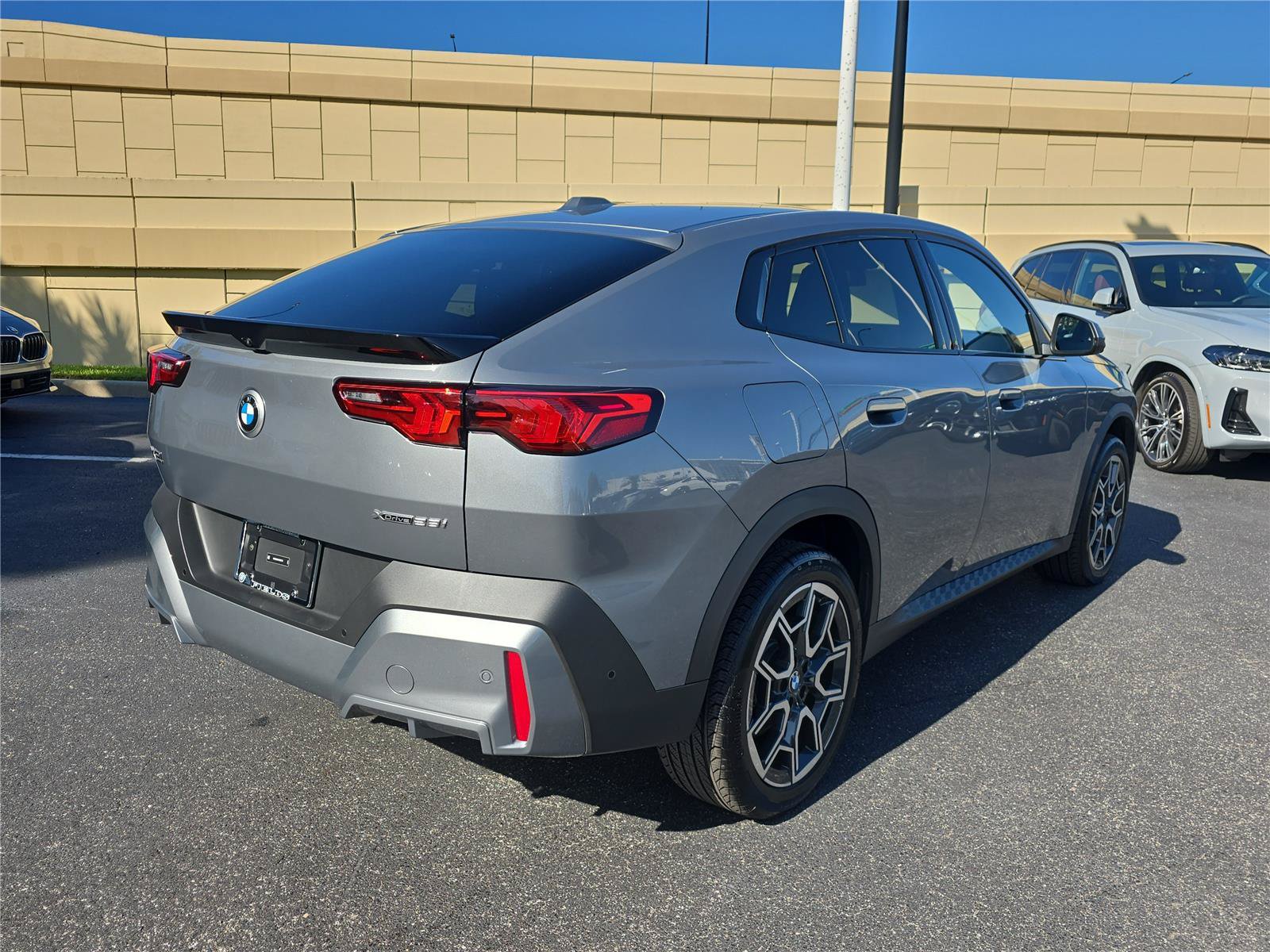 Used 2026 BMW X2 xDrive28i AWD/4WD image 3