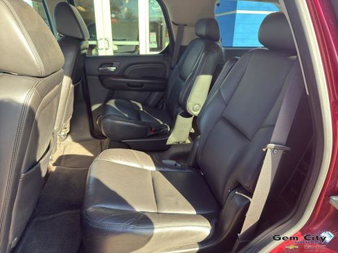 Used 2009 Cadillac Escalade AWD image 11