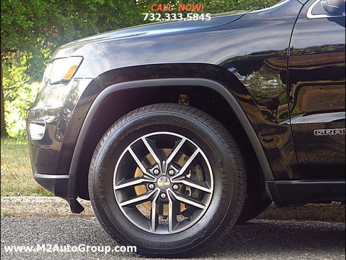 Used 2018 Jeep Grand Cherokee Limited image 20