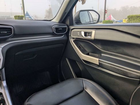 Used 2023 Ford Explorer XLT w/ Equipment Group 202A image 18
