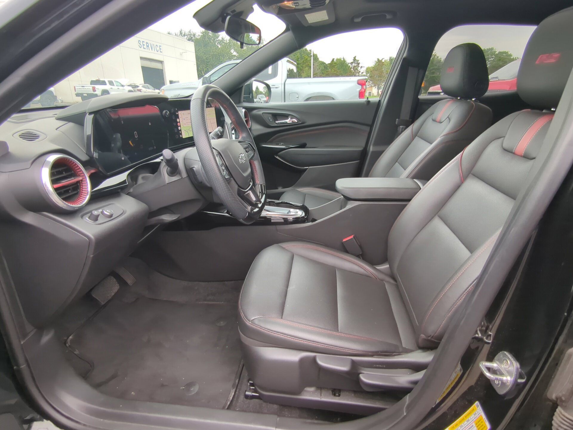 Used 2024 Chevrolet Trax RS w/ Sunroof Package FWD image 14