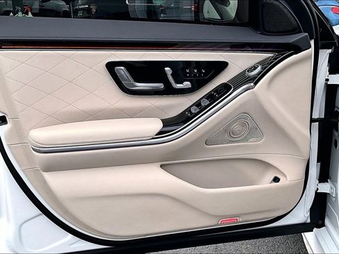 Used 2025 Mercedes-Benz S 580 4MATIC Sedan image 22