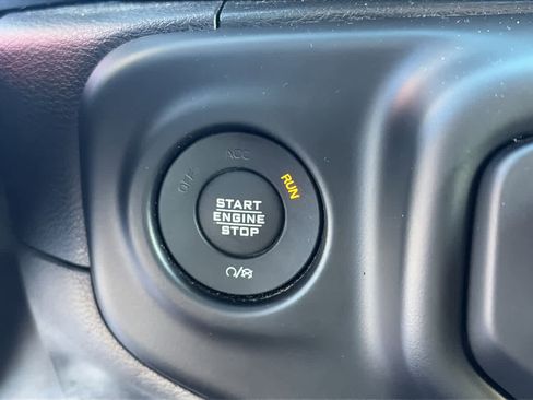 Used 2020 Jeep Wrangler Sport image 14