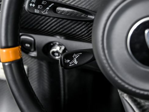 Used 2019 McLaren Senna RWD image 37