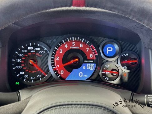 Used 2021 Nissan GT-R NISMO AWD/4WD image 15