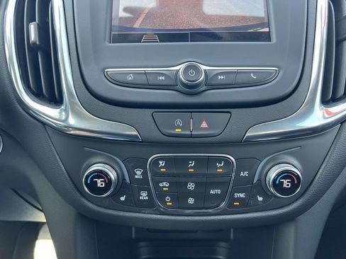 Used 2023 Chevrolet Equinox LT image 28