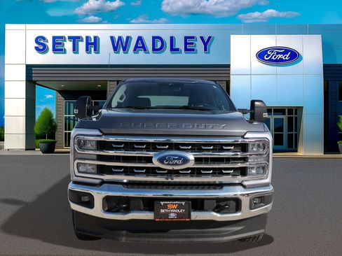 Certified 2025 Ford F250 Lariat w/ FX4 Off-Road Package image 4